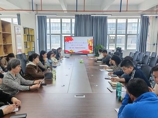 师者牵线引企入校 同心搭桥助力就业